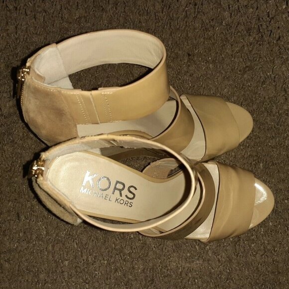 MICHAEL KORS Platform Wedge Sandal Beige Tan Patent Leather-Sz 8.5-Near Mint - Picture 6 of 7